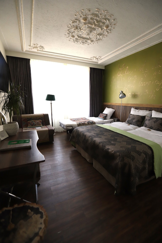 Hotel Jupiter 29/78