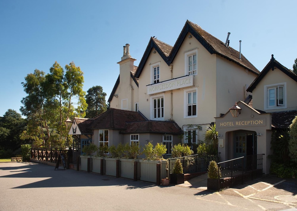 Worplesdon Place Hotel 2/70