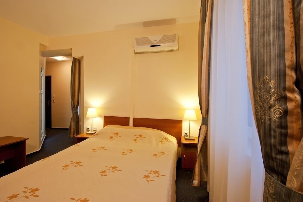 Hotel Cheap 13/34
