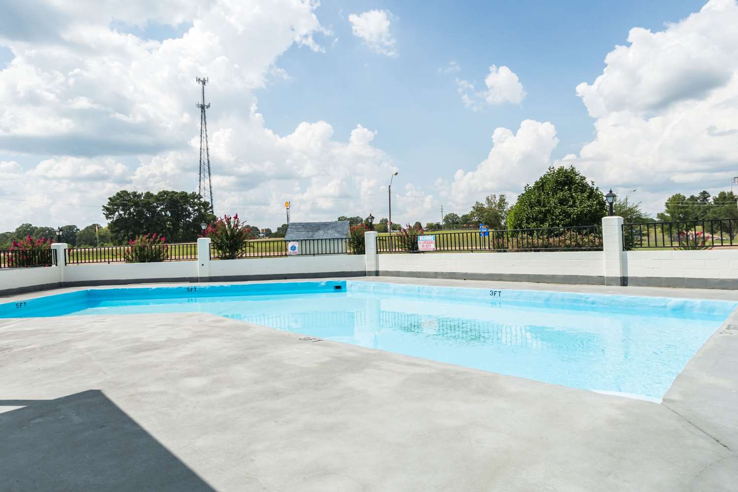 Rodeway Inn Sardis MS 19/20