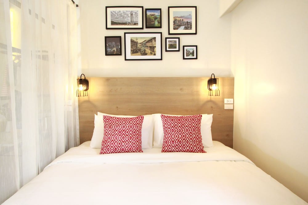 The Duo King Deluxe King Room