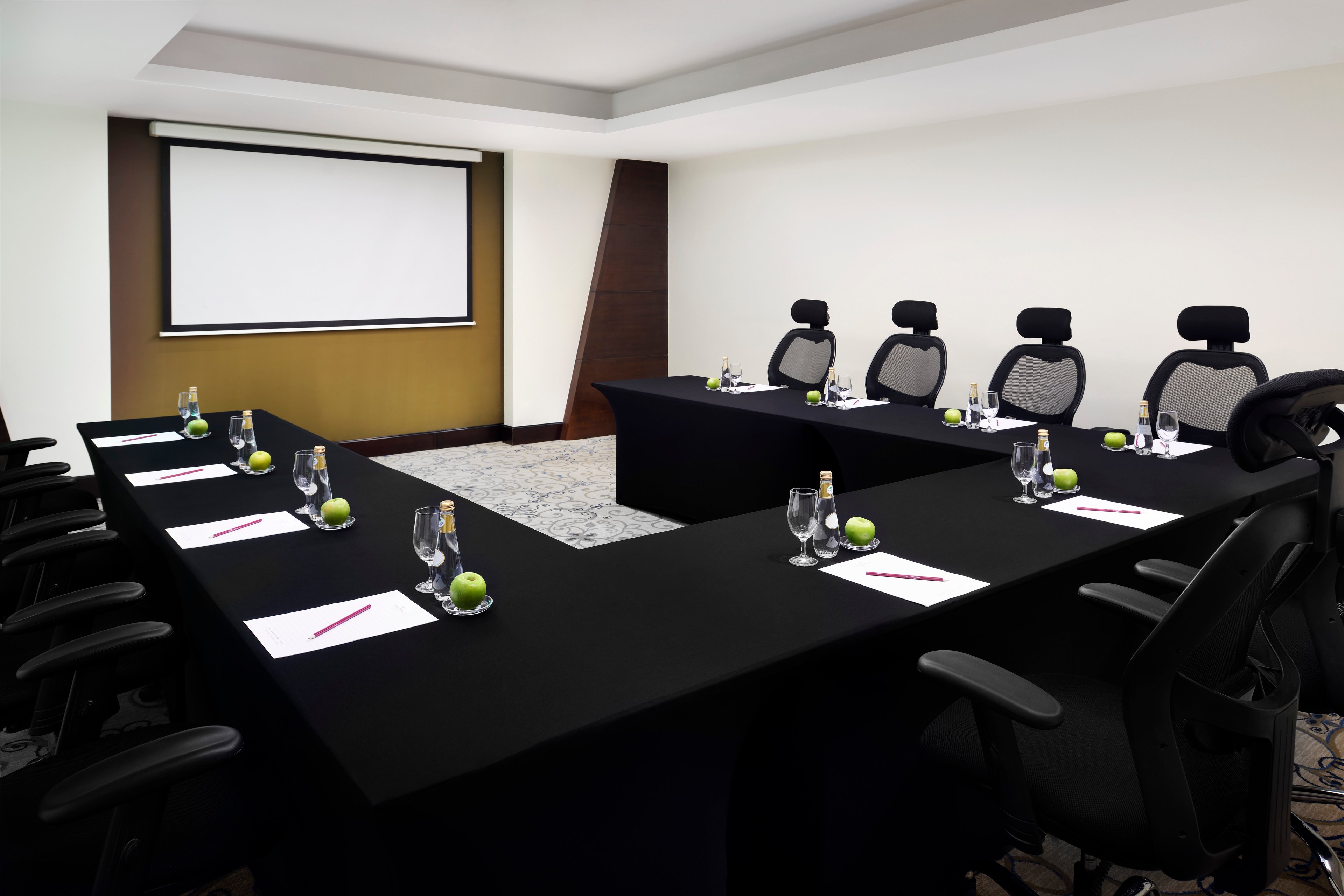 فندق كراون بلازا الرياض الواحة(Crowne Plaza Riyadh Al Waha) 25/30