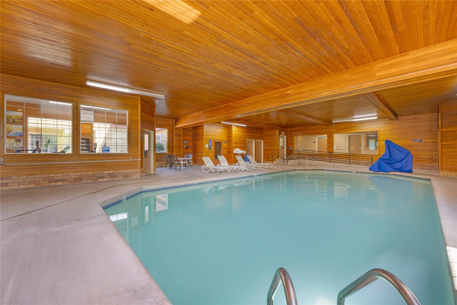 swimming pool spa