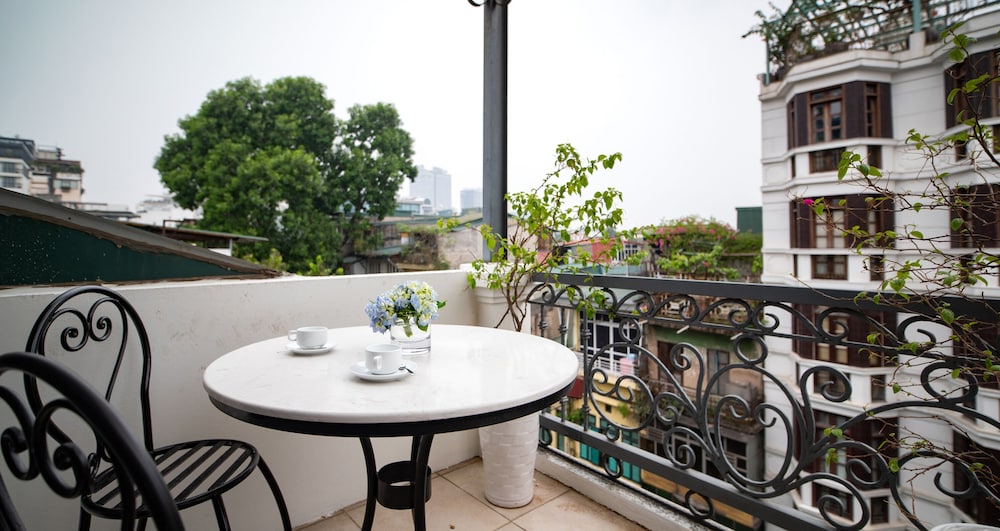 Hanoi Lakeside Premium Hotel 22/31