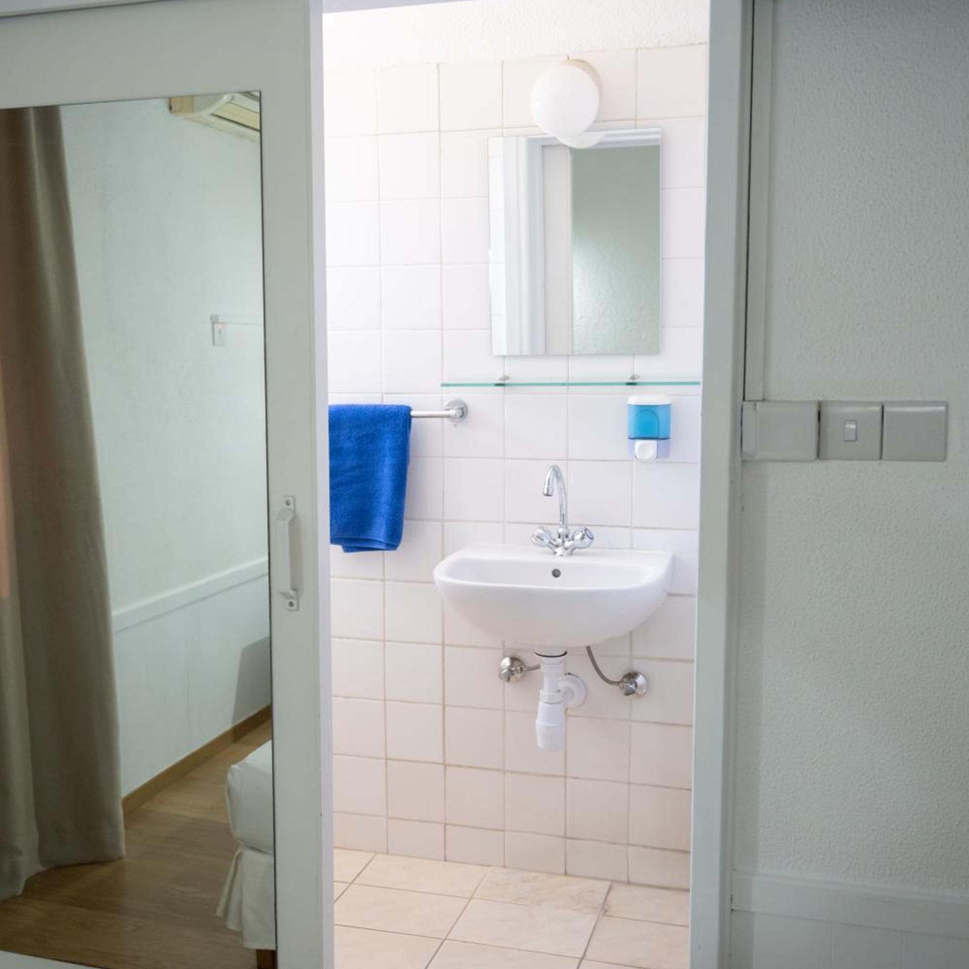 Le Village Hotel 49/50