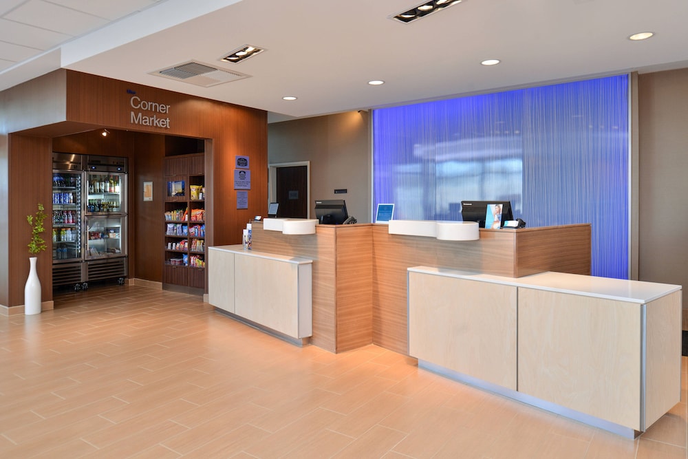 Fairfield Inn And Suites By Marriott Sacramento Airport Woodland 6/44