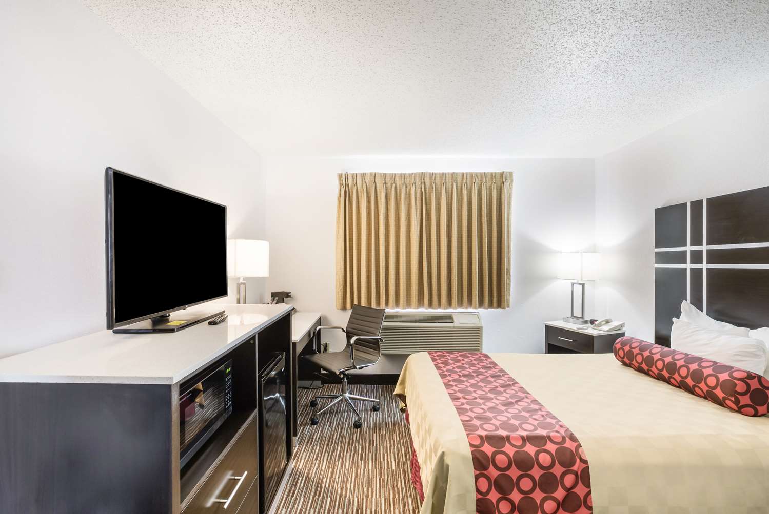 Americas Best Value Inn Charlotte Mi 13/30