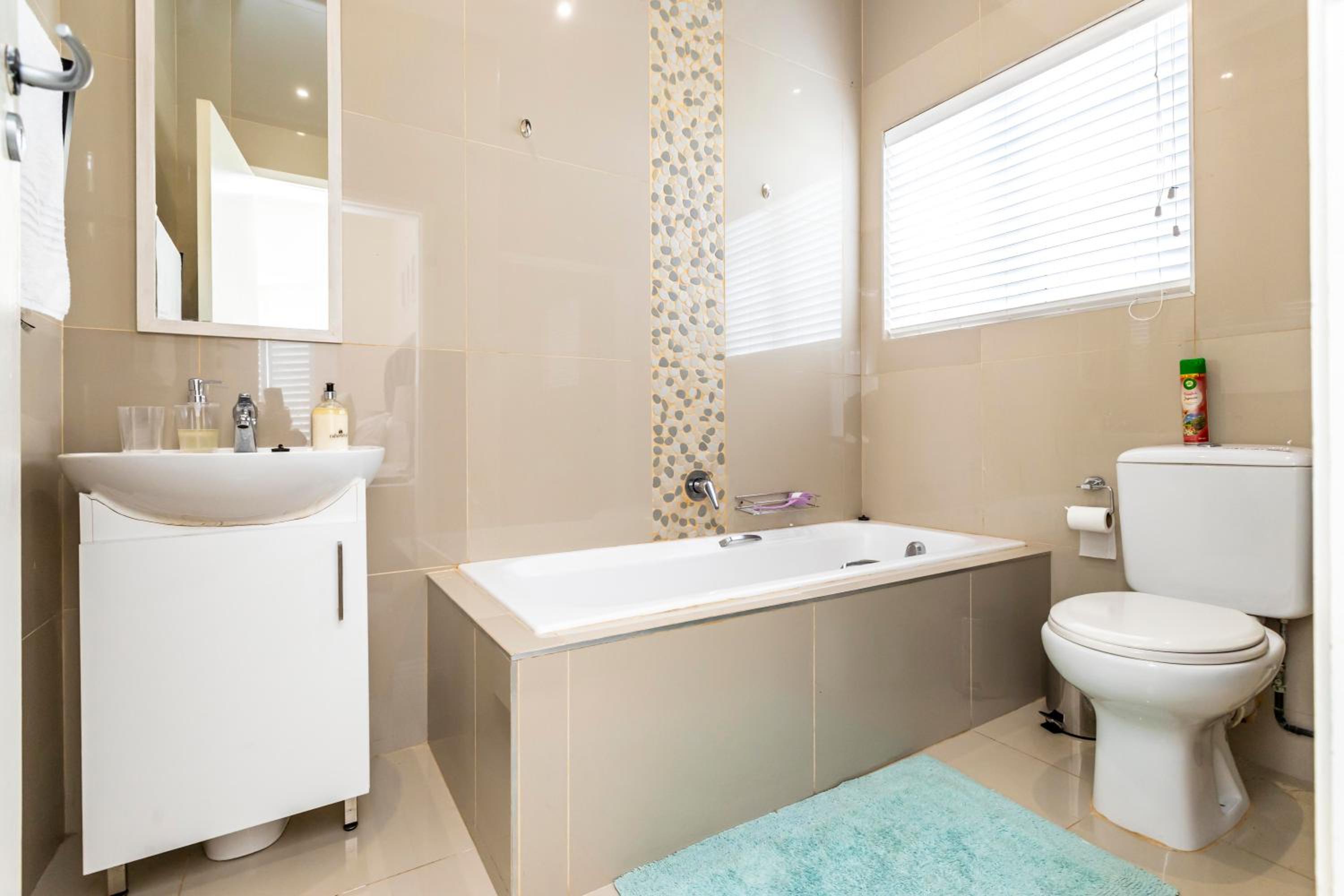 Modern Executive Unit 46/50