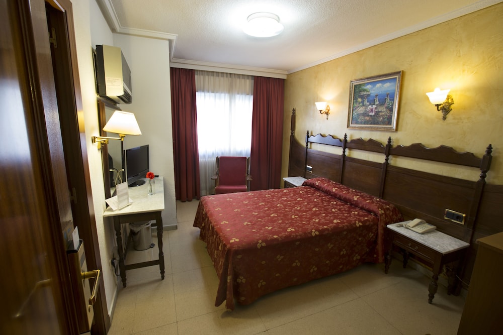Hotel Reyes Catolicos 10/39