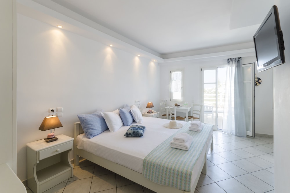 Alexandros Studios And Apartments 14/76