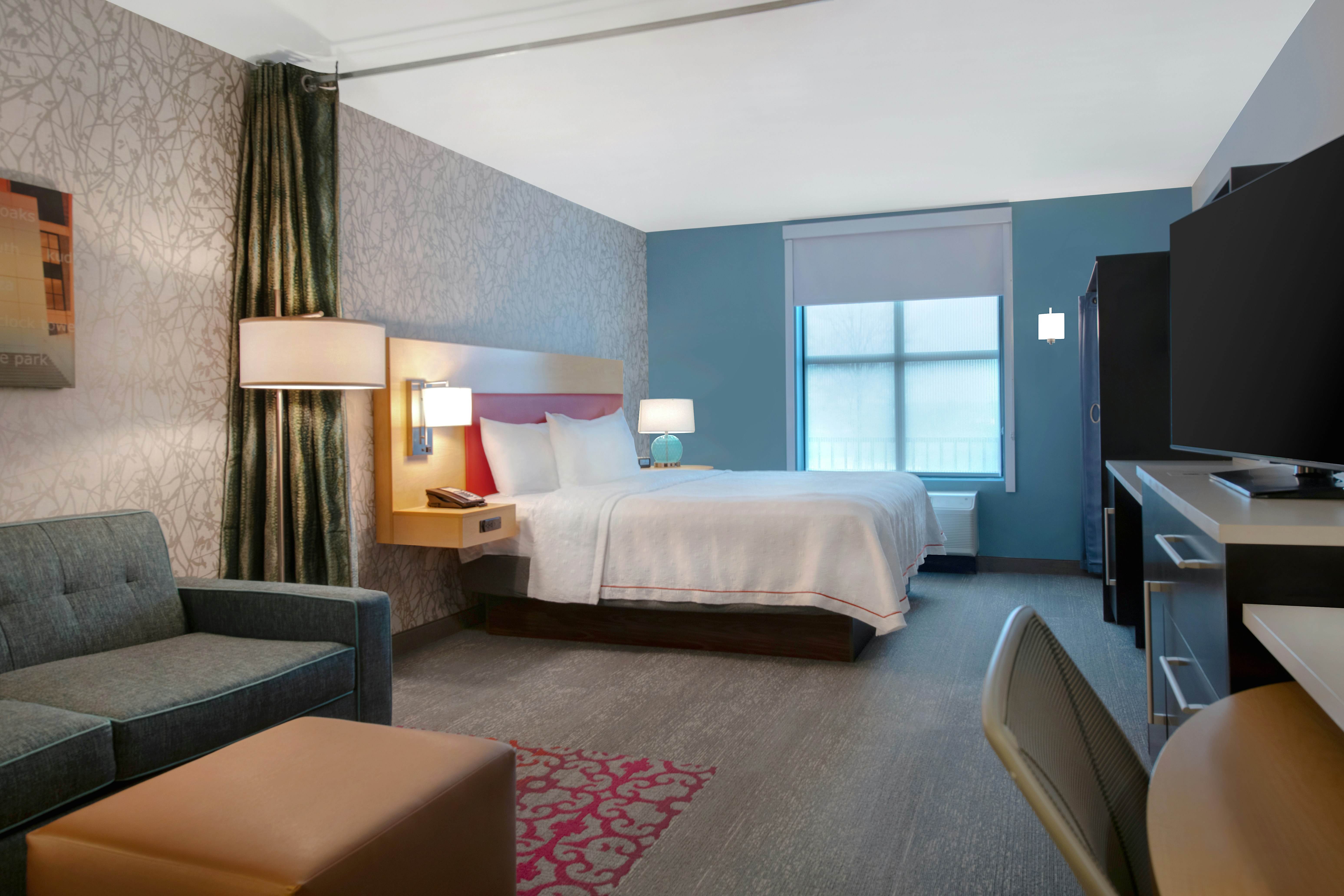 STUDIO, SUITE, KING BED