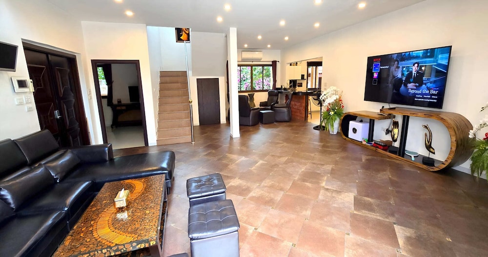 Hide Land Pattaya - Luxurious Tropical Villa 88/97