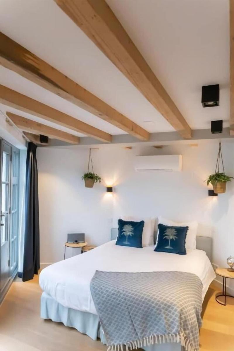 Room, Single, Single Bed