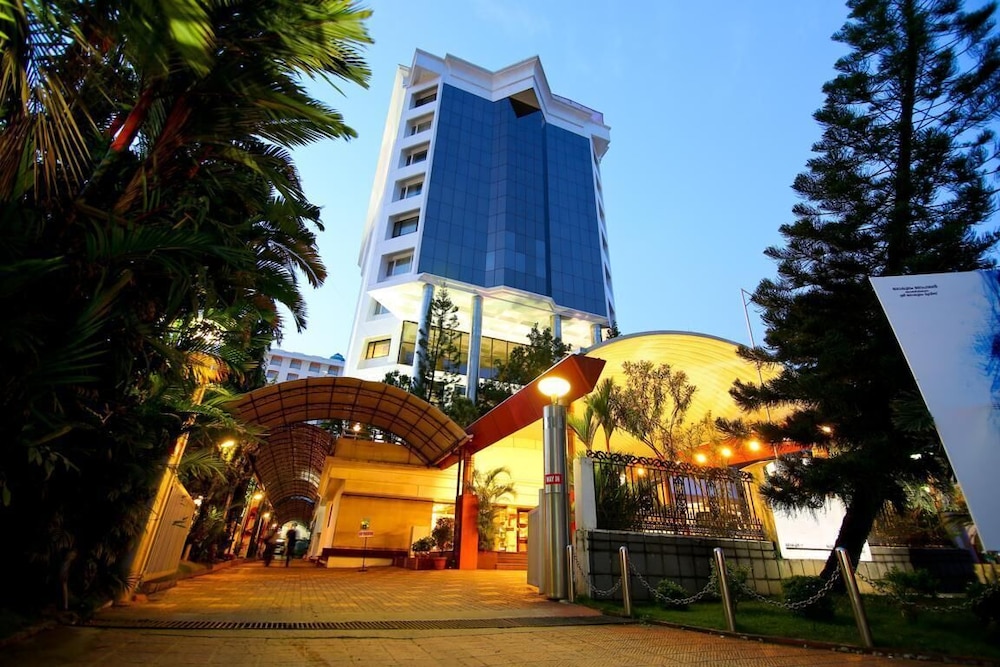 Gokulam Park Inn 6/57