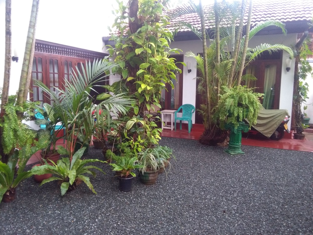 Mias Villa 11/18