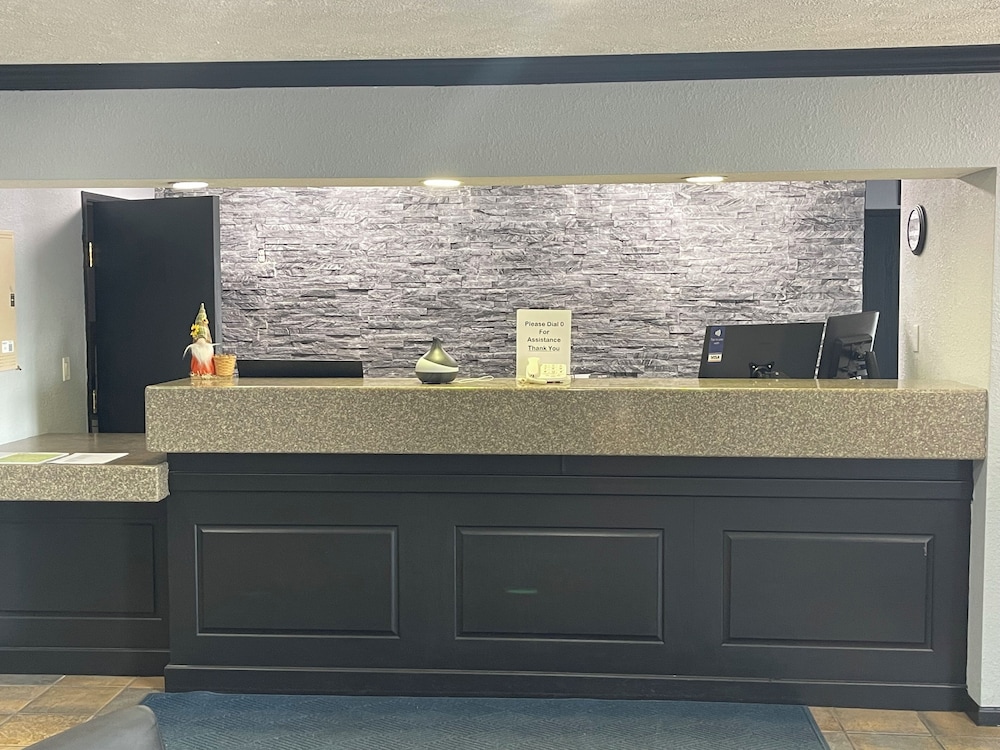 New Victorian Suites 8/66