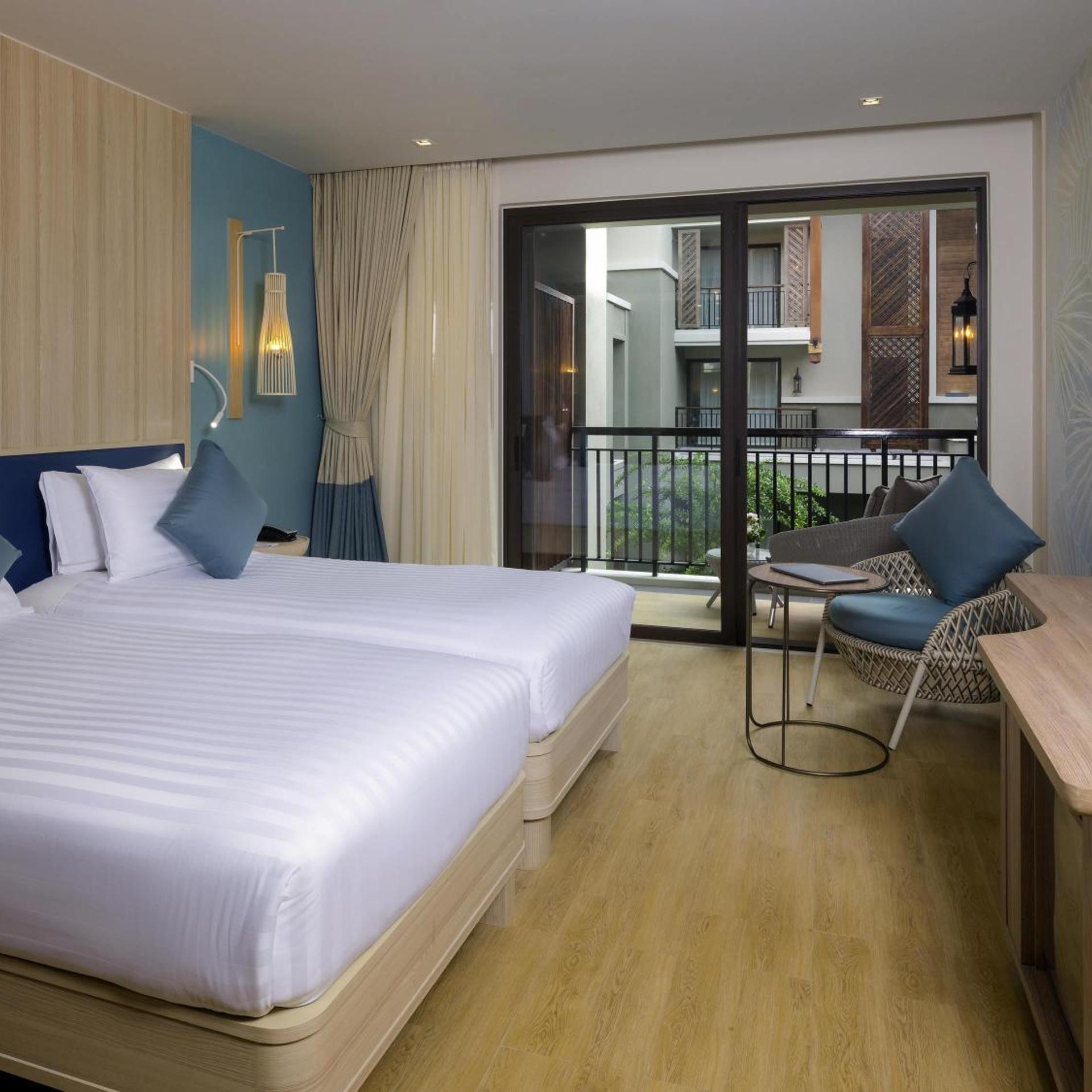 Deluxe, Twin Beds, Beach Side, Pool View