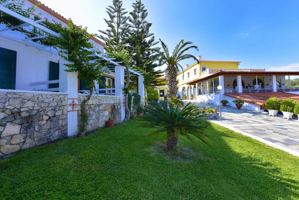 Arion Hotel Samos 55/63