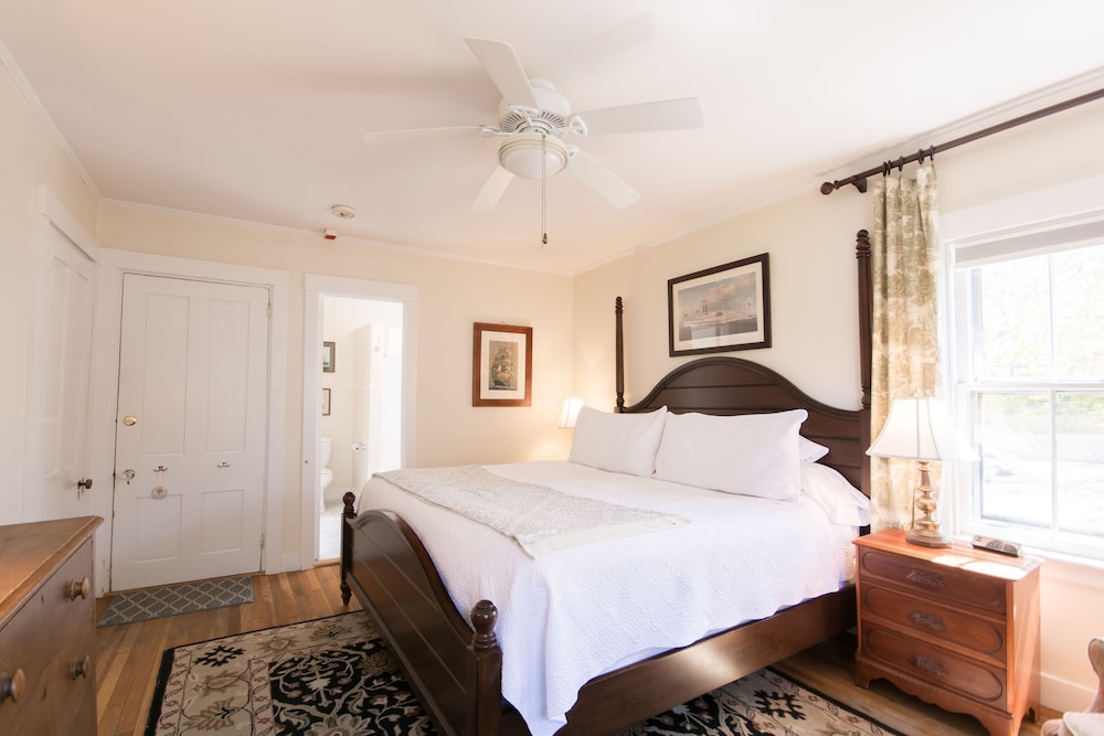 Marshall Slocum Inn 9/44