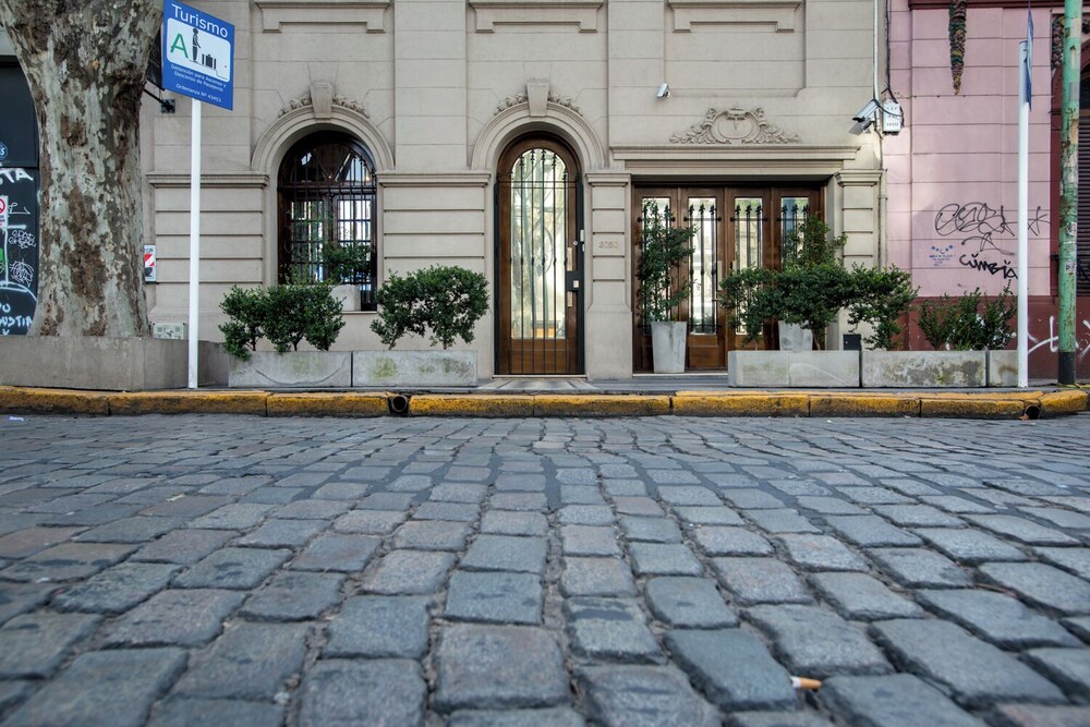Miravida Soho and Wine Bar 81/87
