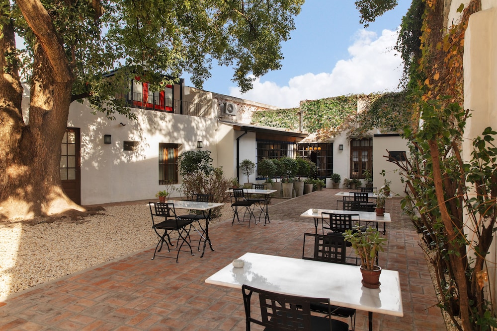 Hotel del Casco 68/75