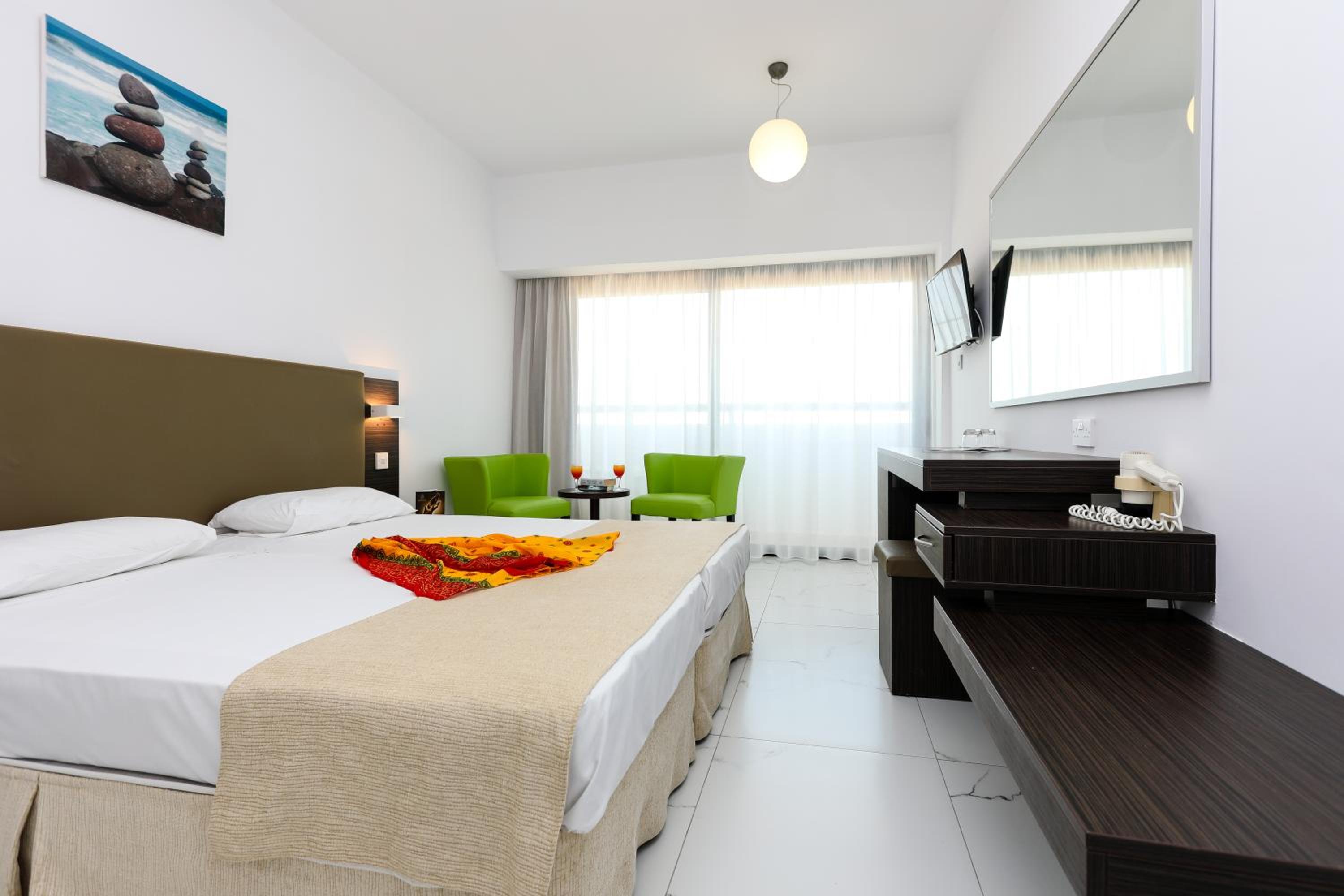 TWIN/DOUBLE ROOM SUPERIOR INLAND VIEW