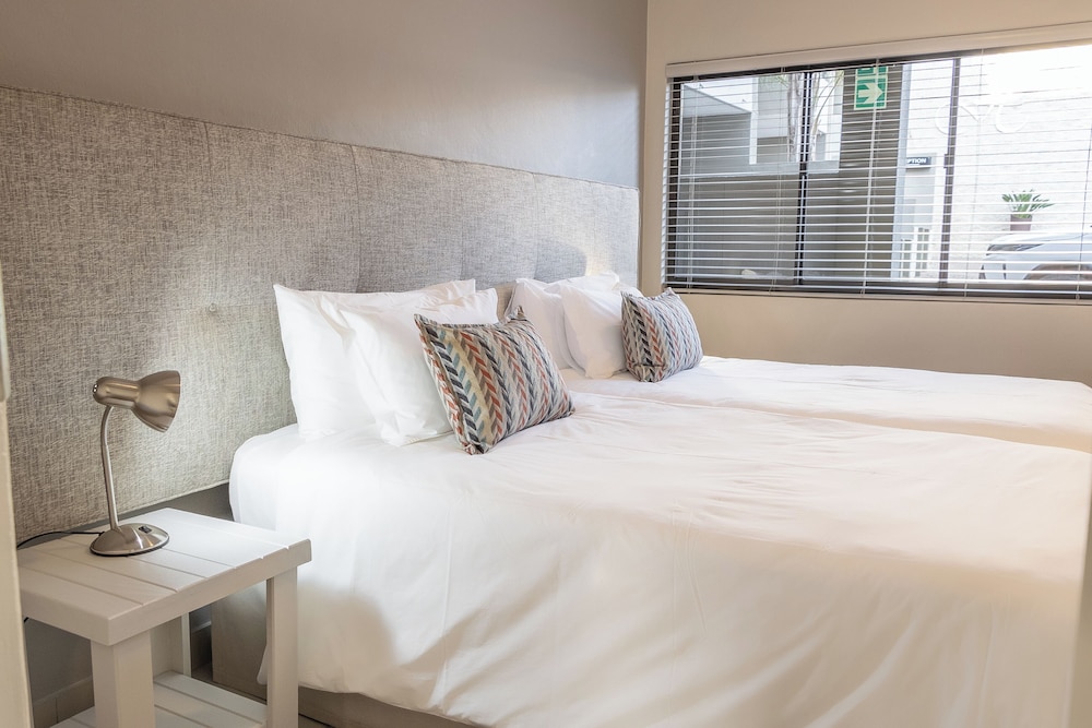 Hillside Executive Accommodation 26/59