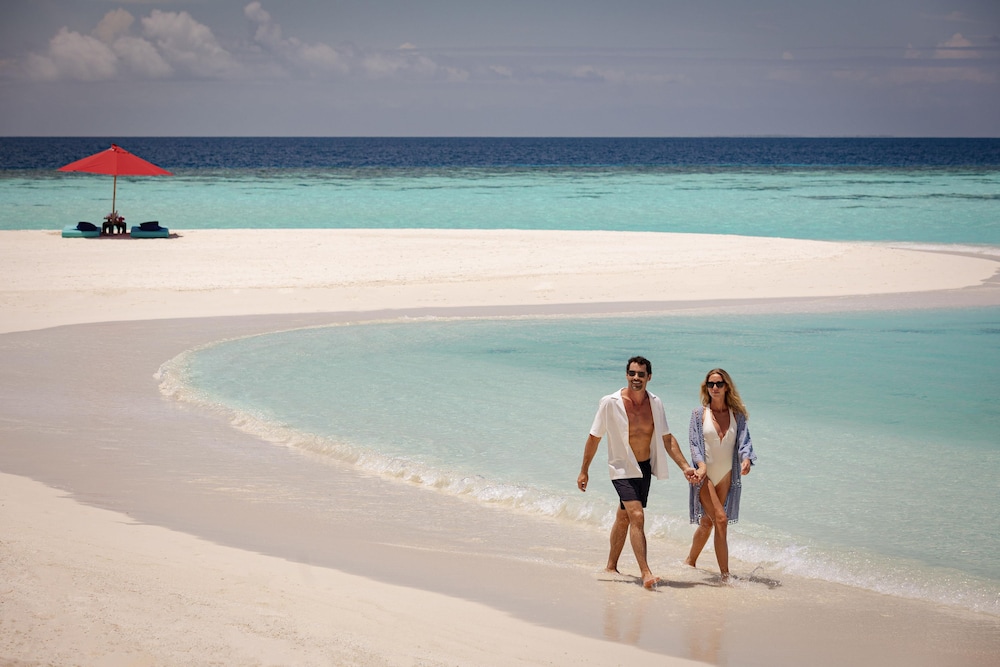 NH Collection Maldives Havodda Resort 77/81