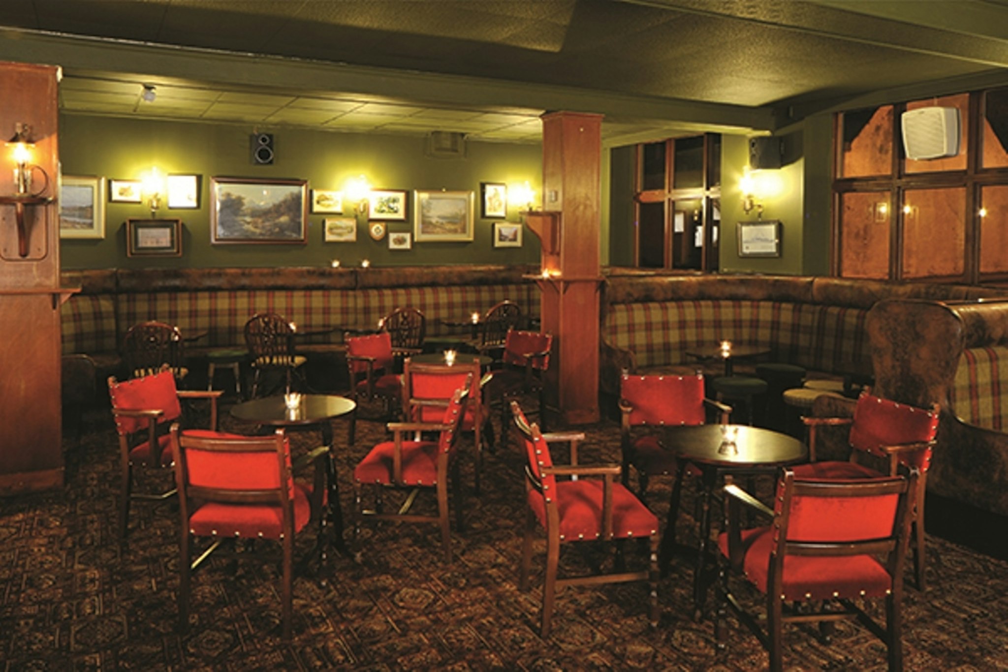 Balmoral Arms 28/32