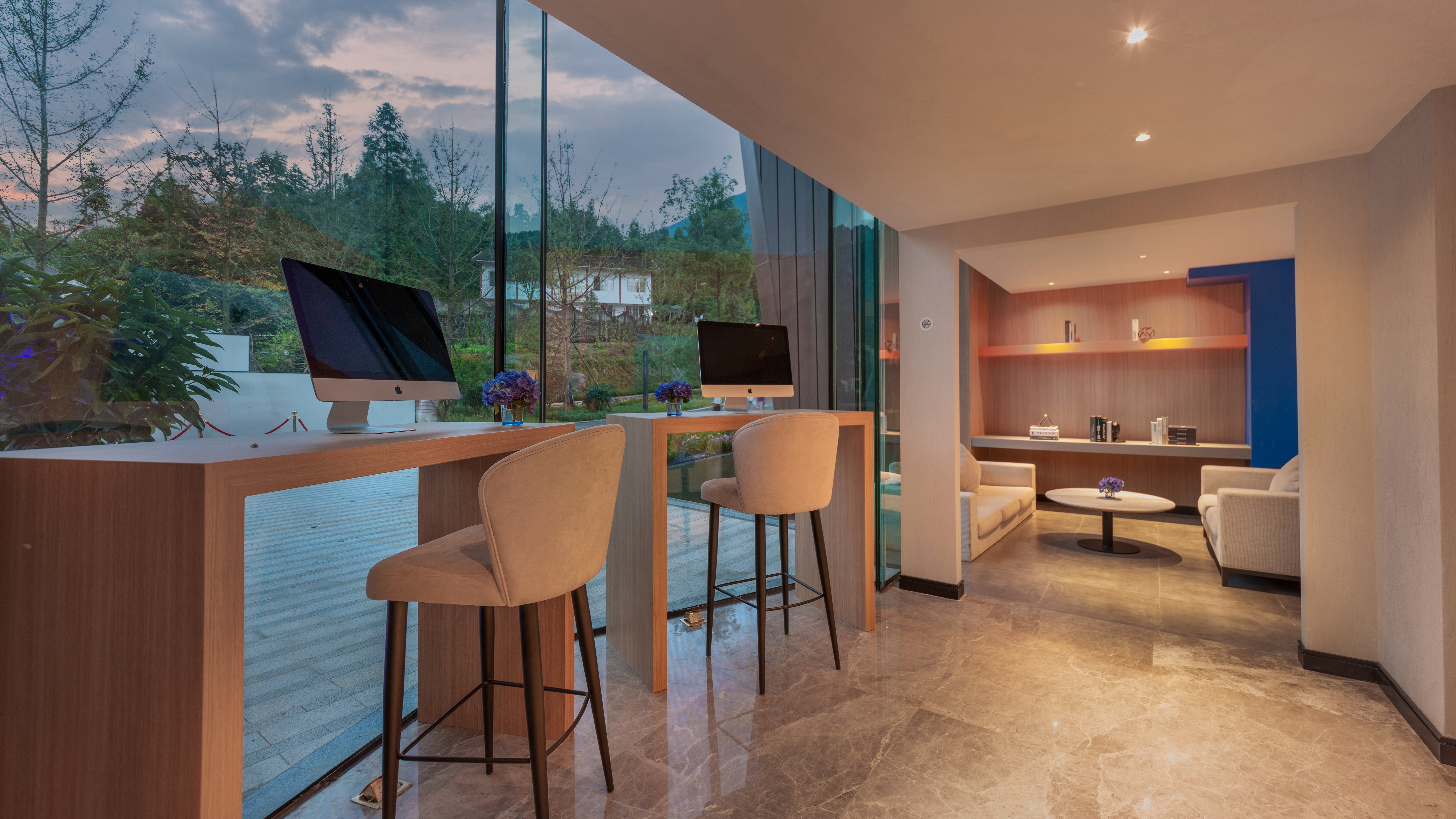 Holiday Inn Express Qiliping 55/75