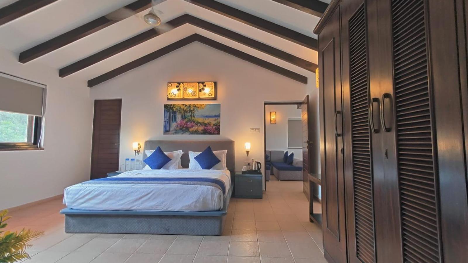 VILLA, PRIVATE POOL