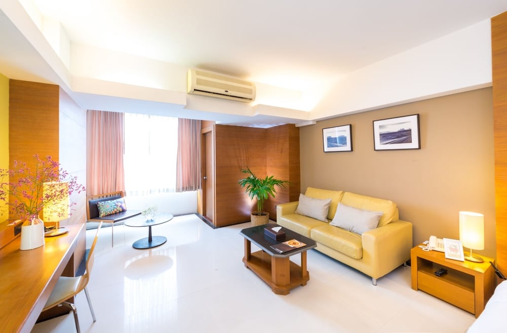 Laemtong Hotel Serviced Apartment 18/53