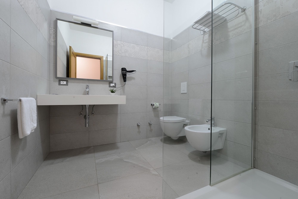 Oasis Hotel Residence and Resort 45/46