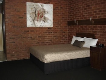 Albury Townhouse Motel 45/46