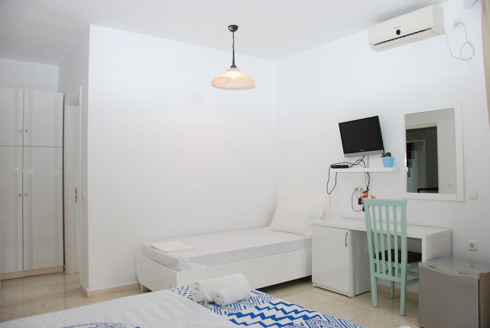 Hotel Saranda 62/79