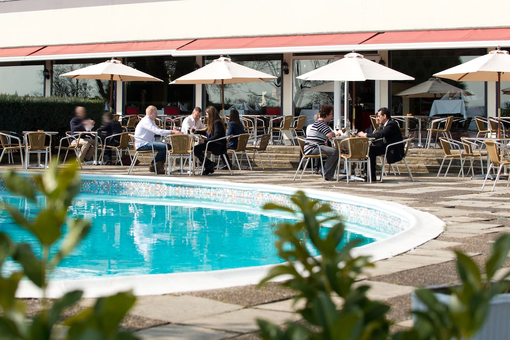 Globales Post Hotel Wellness 12/72