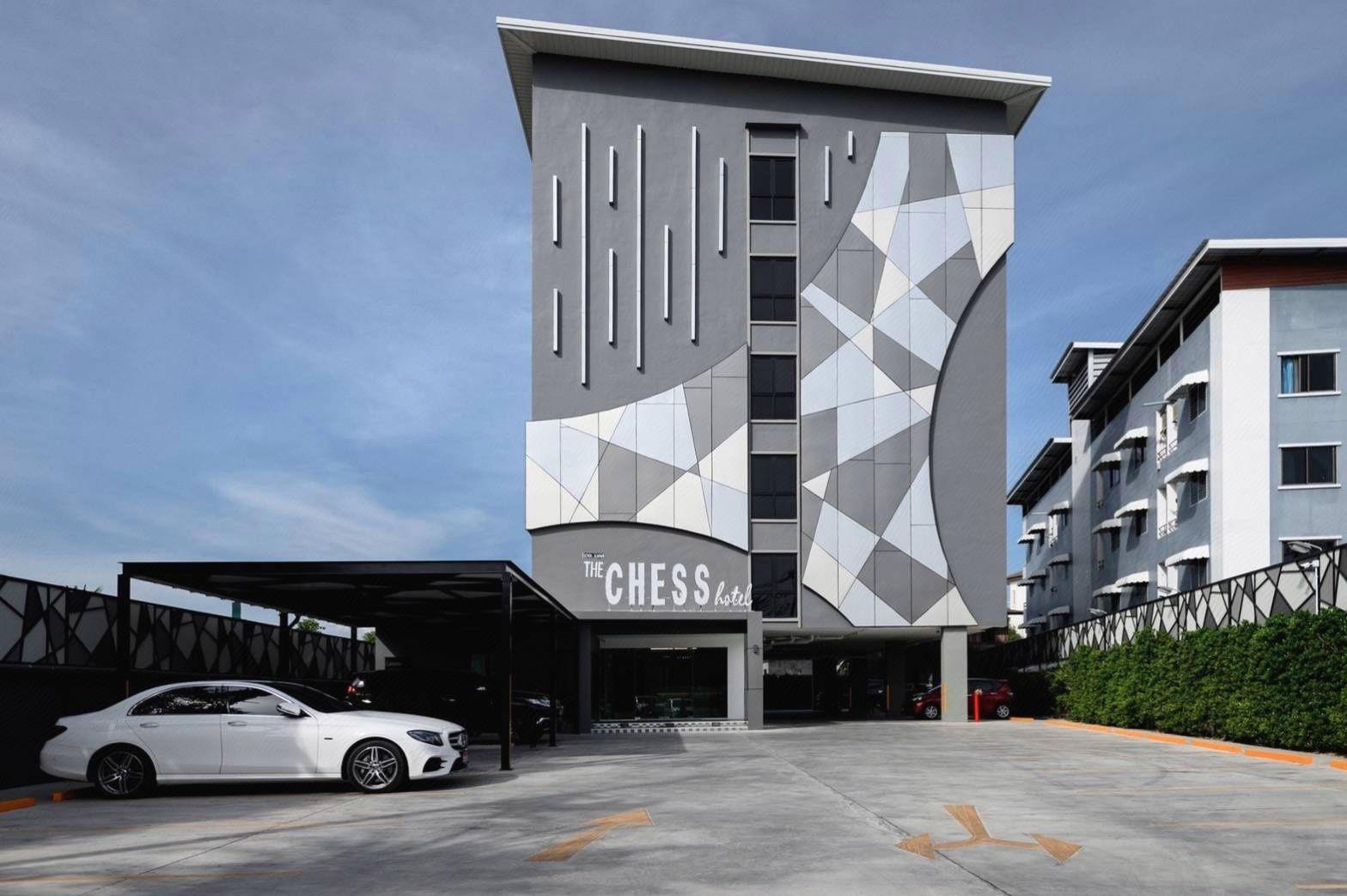 The Chess Hotel 35/38