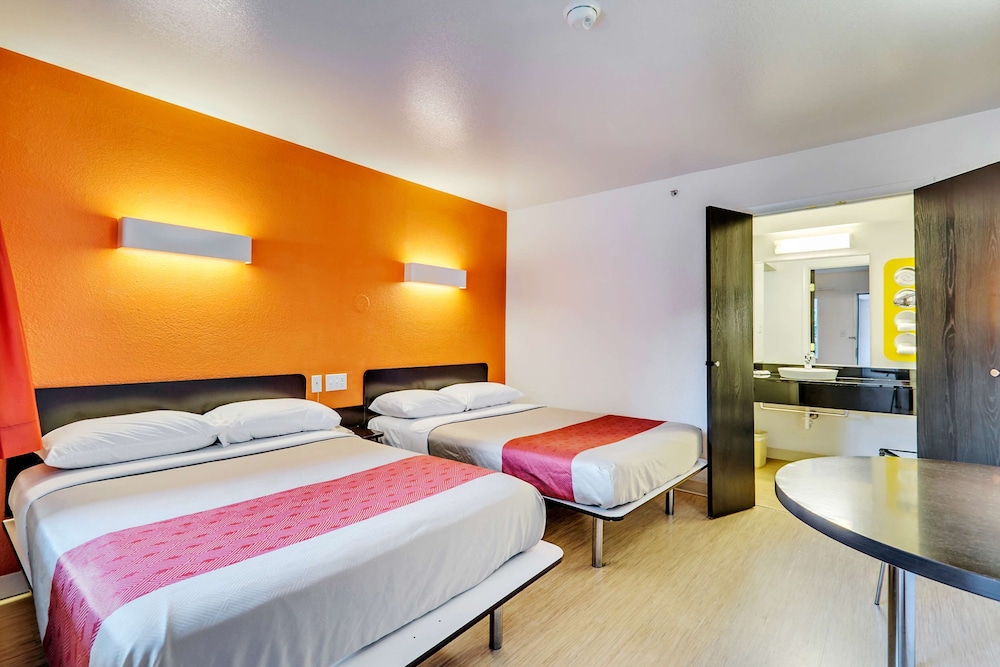 Motel6 Linthicum Heights, MD - BWI Airport 16/27