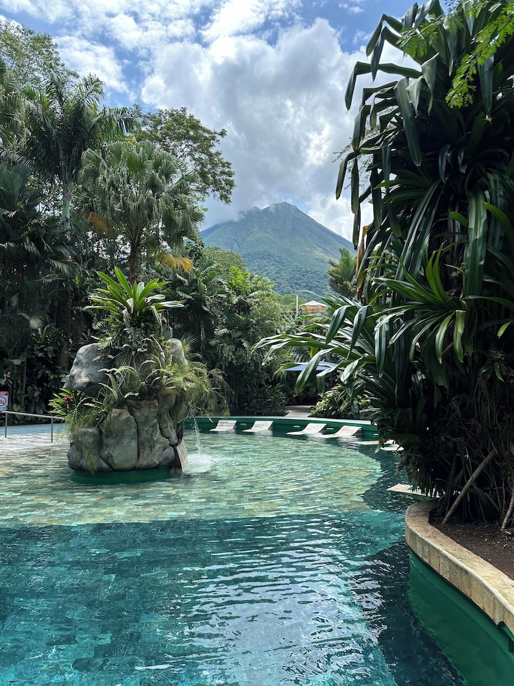 Paradise Hot Springs Thermal Resort 58/62