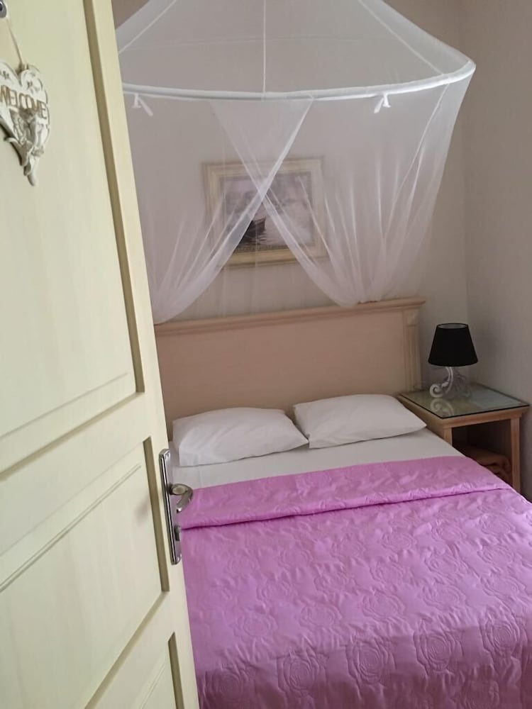 Melaike Otel 36/72