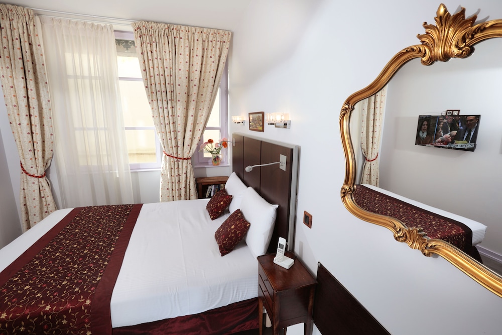ROOM, DOUBLE BED, CITY VIEW