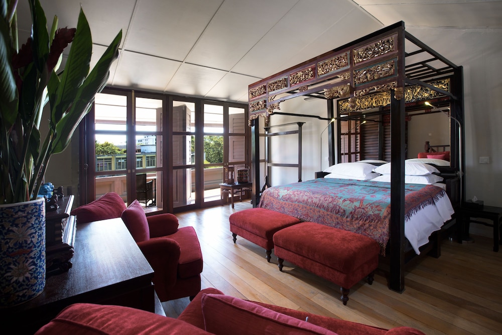 Seven Terraces Hotel 11/51