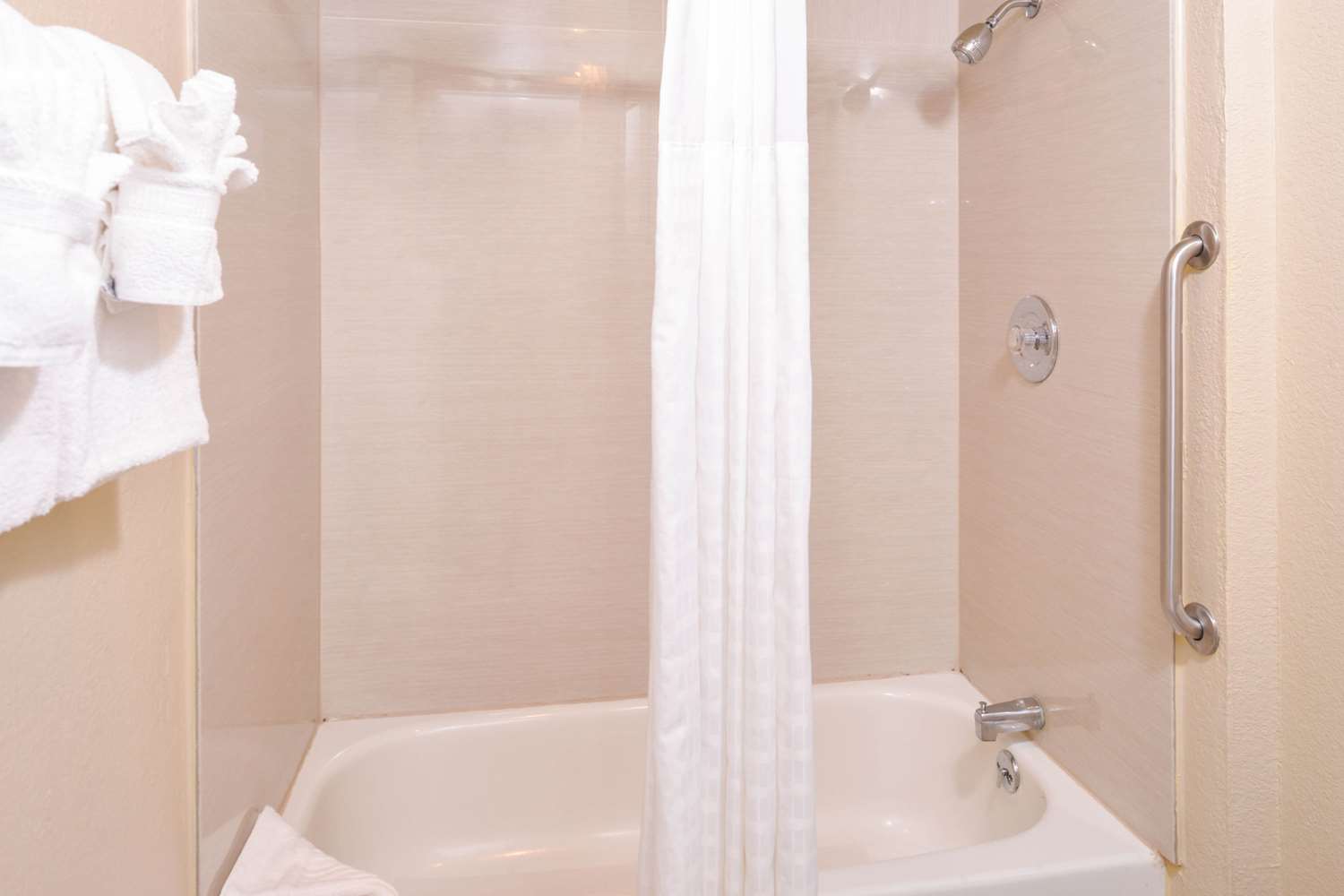جناح بسرير كينج، Rancho Cordova Inn 6/6