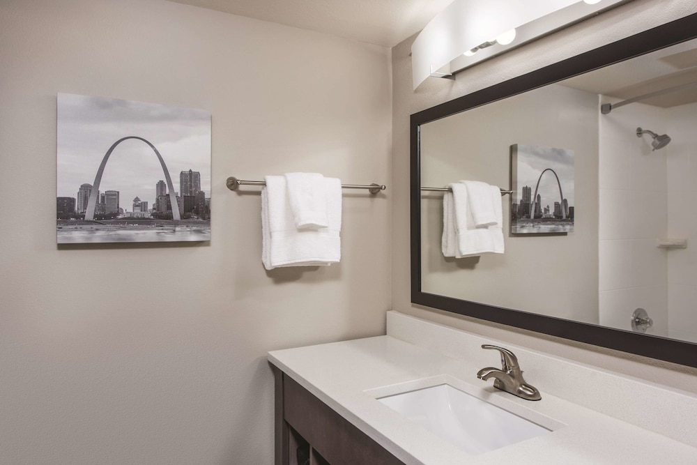 La Quinta Inn And Suites By Wyndham Festus - St. Louis South 16/42