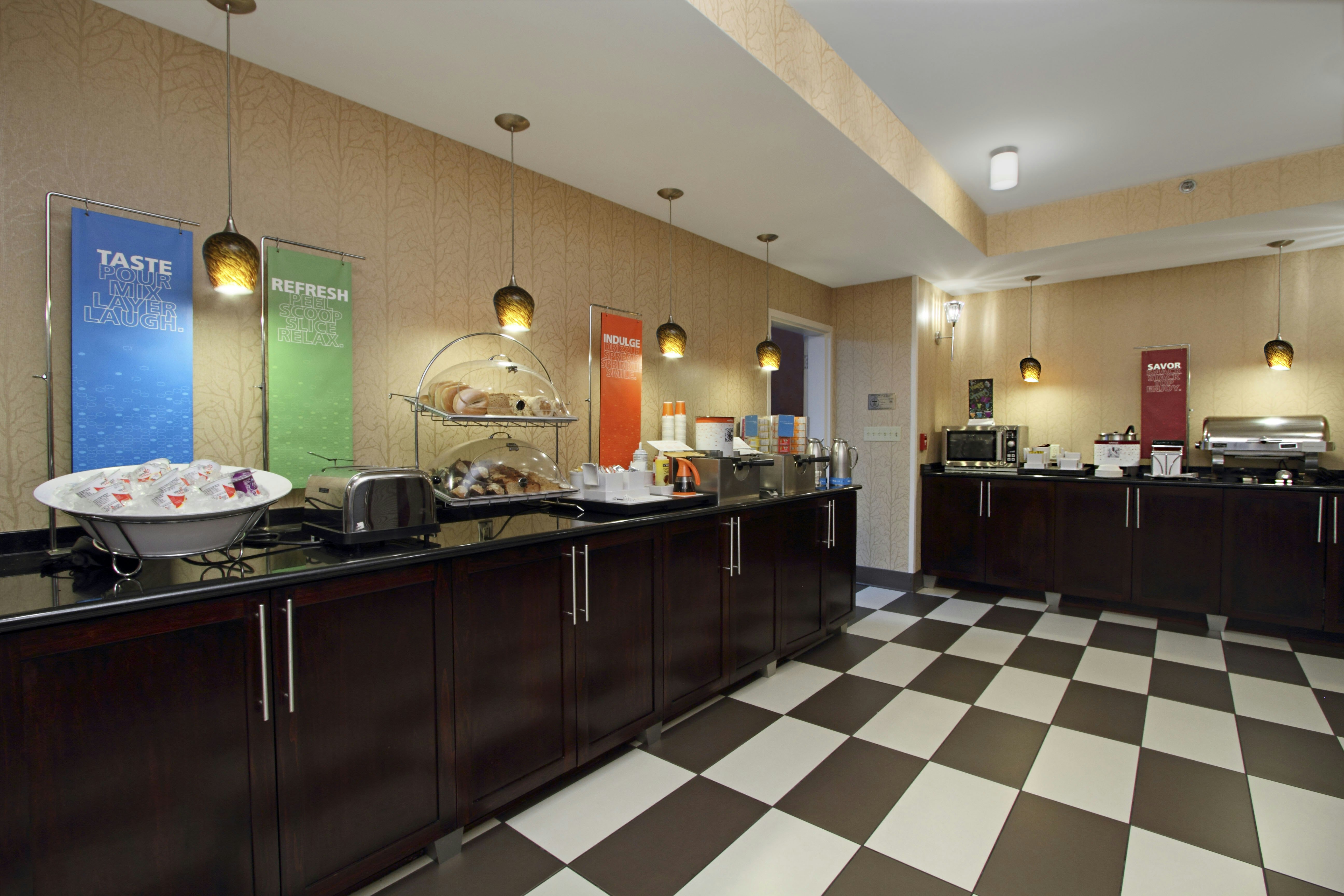 Hampton Inn Columbus-Airport 16/74