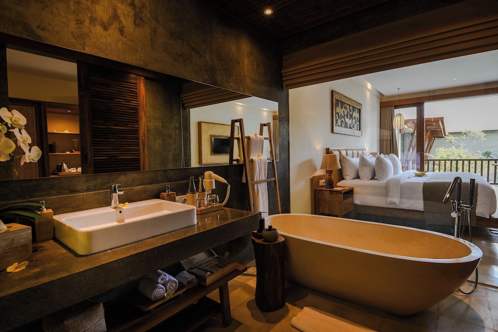 Purana Suite Ubud 50/50