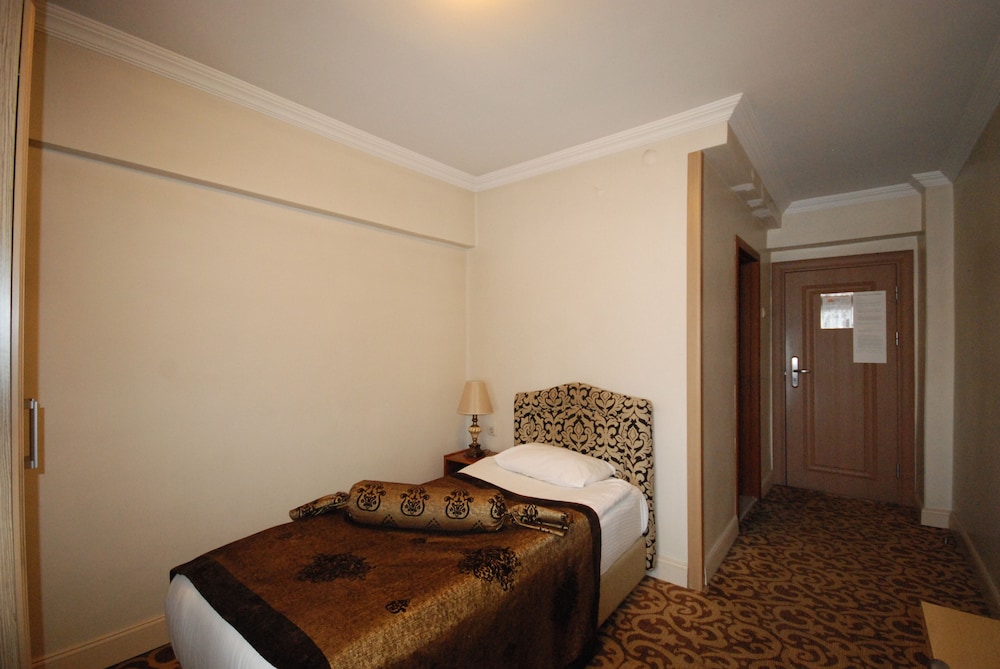 Hotel Mithat 29/60