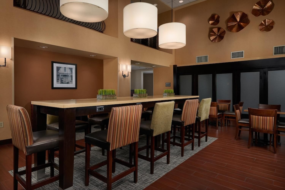 Hampton Inn And Suites Oxford Anniston 53/65