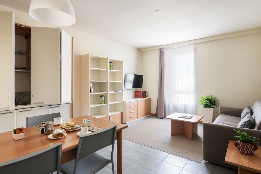 Hotel Borgo Brianteo 60/77