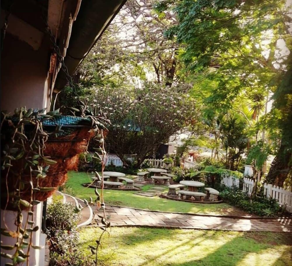 Fountain Baths Guest Cottages 32/42